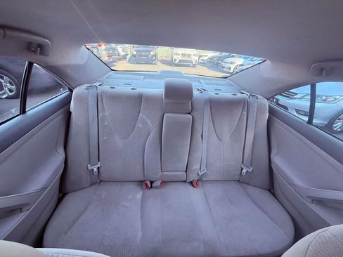 Used 2011 Toyota Camry LE image 24