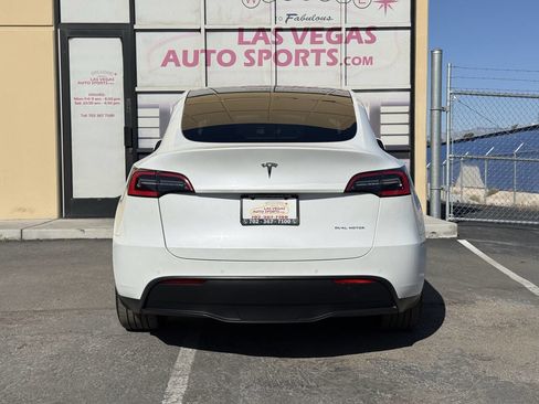 Used 2021 Tesla Model Y Long Range image 8