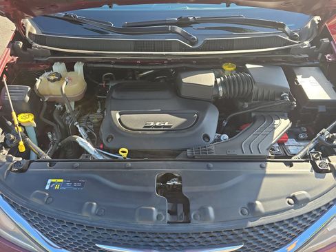 Used 2019 Chrysler Pacifica Touring-L w/ Advanced Safetytec Group FWD image 30