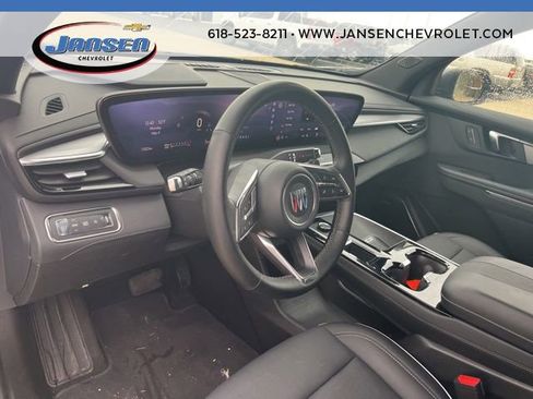 Used 2025 Buick Enclave Preferred FWD image 11