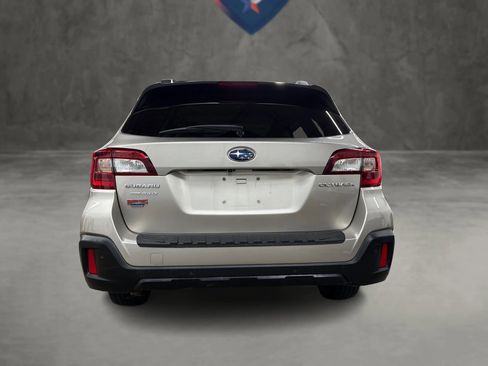 Used 2018 Subaru Outback 2.5i Limited image 14