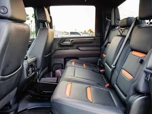 Used 2025 GMC Sierra 2500 AT4 image 22