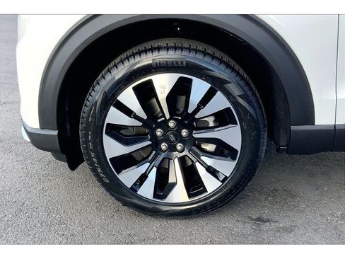 New 2026 Ford Explorer Platinum w/ LUX Leather Package AWD/4WD image 13