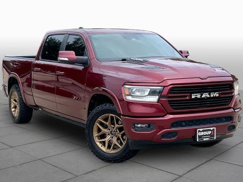 Used 2019 RAM 1500 Laramie AWD/4WD image 3