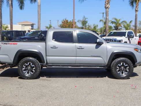 Used 2020 Toyota Tacoma TRD Off-Road AWD/4WD image 10