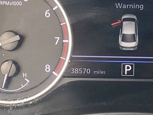 Used 2023 Nissan Sentra SR w/ SR Premium Package image 30