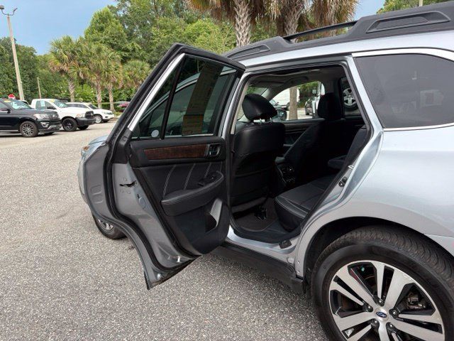 Used 2019 Subaru Outback 2.5i Limited AWD/4WD image 24