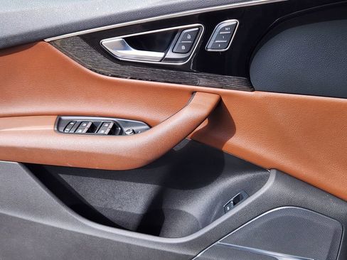 Used 2019 Audi Q7 3.0T Premium Plus w/ Premium Plus Package image 6