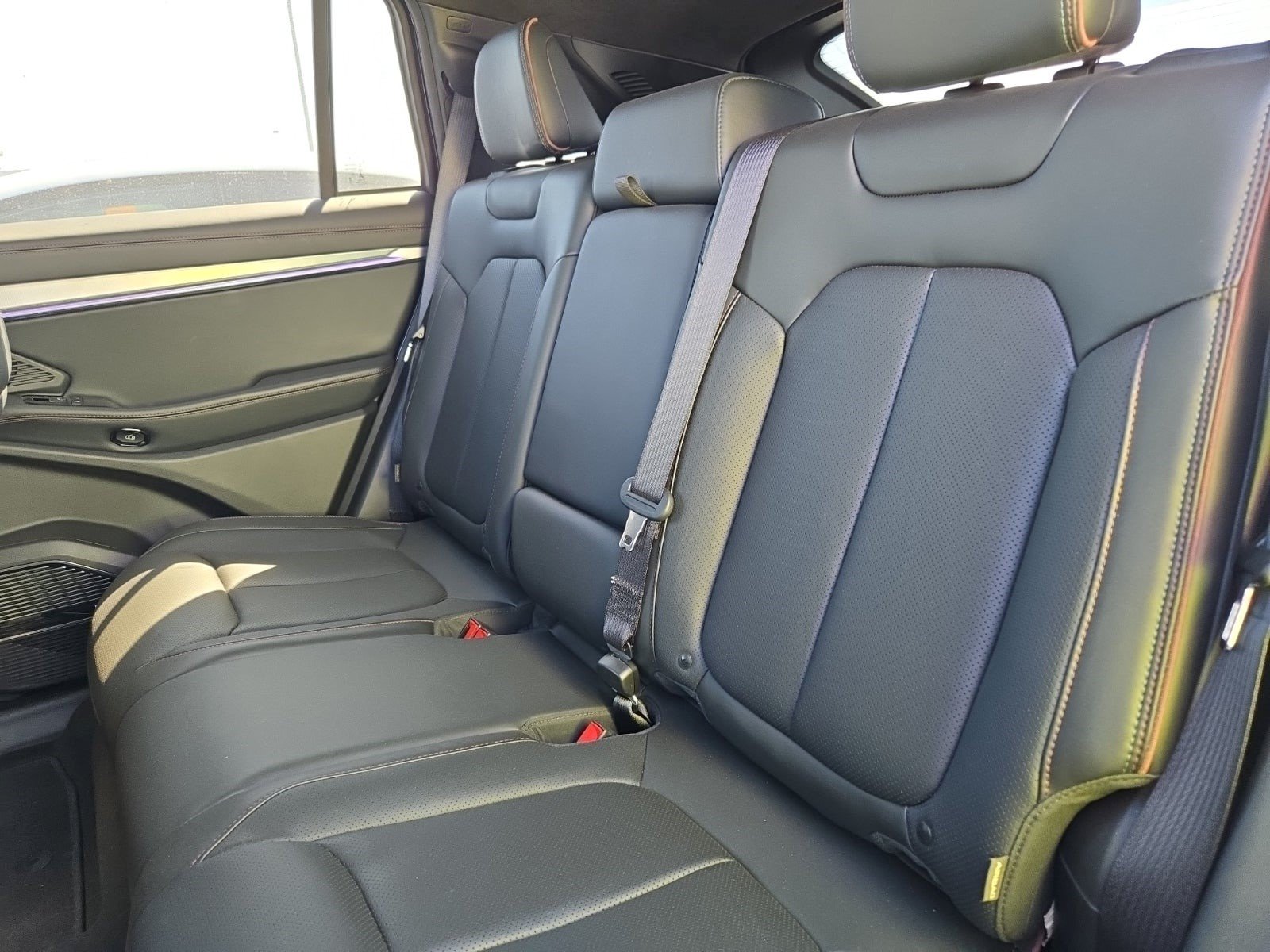 Used 2024 Jeep Wagoneer Launch Edition AWD/4WD image 9