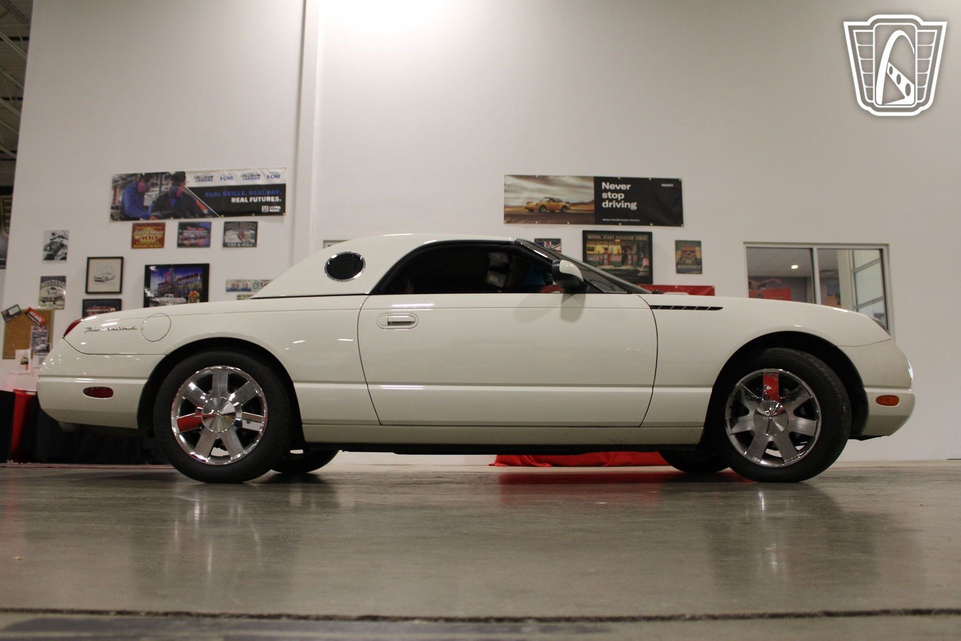 Used 2002 Ford Thunderbird RWD image 14