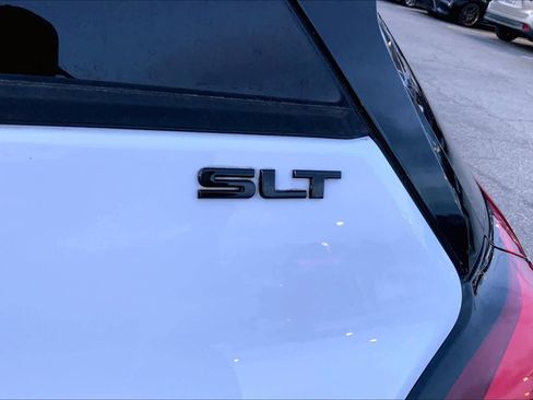 Used 2020 GMC Terrain SLT w/ Elevation Edition image 10