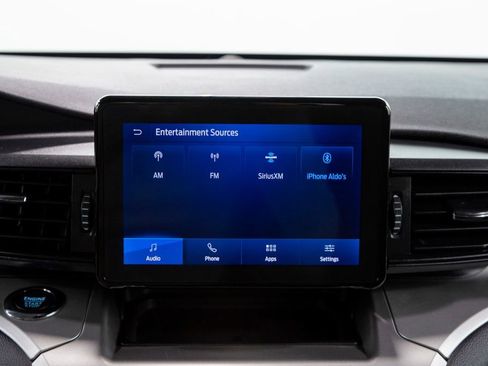 Used 2022 Ford Explorer XLT AWD/4WD image 29