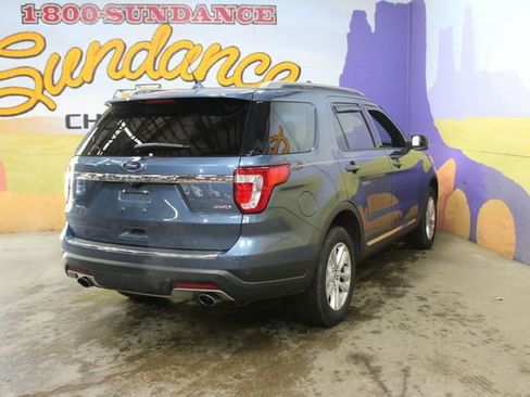 Used 2018 Ford Explorer XLT w/ Equipment Group 202A AWD/4WD image 8