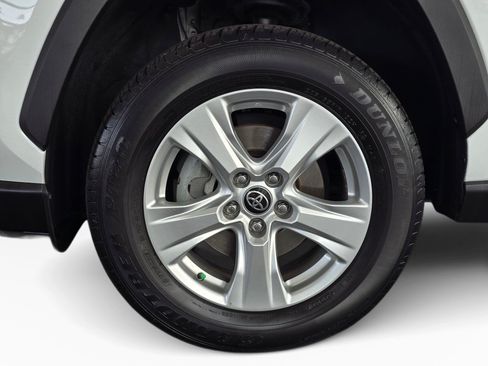 Certified 2021 Toyota RAV4 XLE w/ Convenience Package AWD/4WD image 11