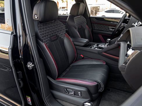 Used 2023 Bentley Bentayga Speed image 33