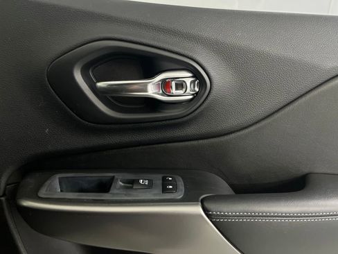 Used 2019 Jeep Cherokee Latitude Plus image 59