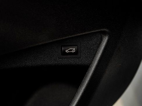 Used 2024 BMW M2 w/ Lighting Package image 42