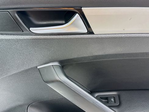 Used 2020 Volkswagen Passat 2.0T SE image 30