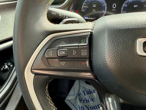 Used 2023 Jeep Grand Cherokee L Laredo image 19