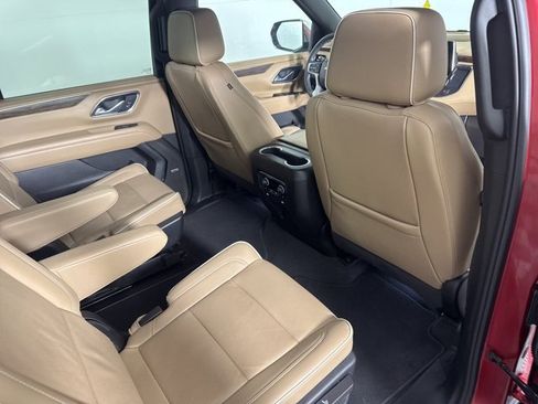Used 2024 Chevrolet Suburban Premier image 16