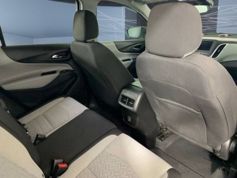 Used 2022 Chevrolet Equinox LS w/ LS Convenience Package FWD image 12