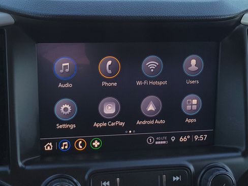 Used 2023 GMC Terrain SLT image 17