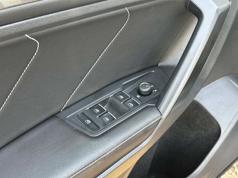 Used 2023 Volkswagen Tiguan SE R-Line image 16