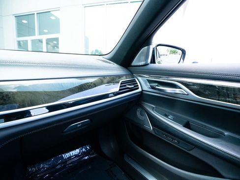 Used 2021 BMW 740i w/ M Sport Package RWD image 43