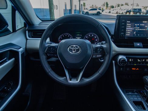 Used 2020 Toyota RAV4 XLE w/ XLE Grade Weather Package AWD/4WD image 21