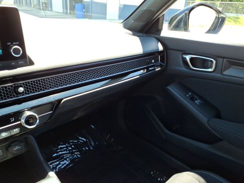 Used 2025 Honda Civic Sport image 20