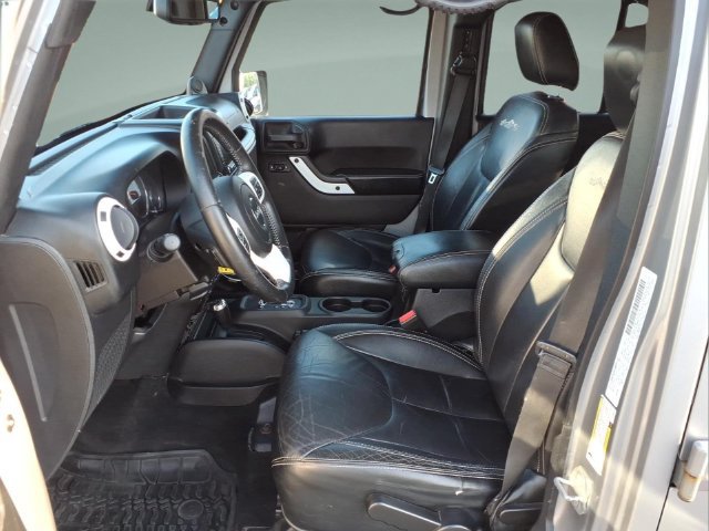 Used 2014 Jeep Wrangler Unlimited Sahara AWD/4WD image 29