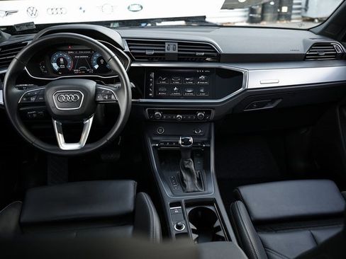 Certified 2025 Audi Q3 2.0T Premium w/ Convenience Package image 26