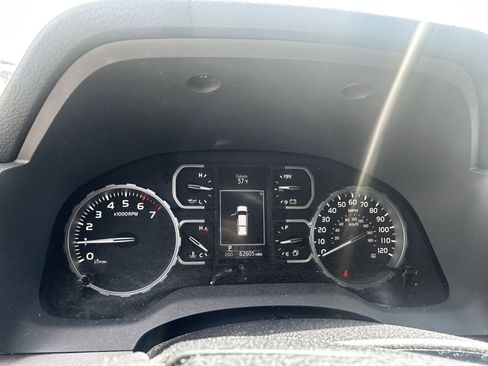 Used 2019 Toyota Tundra SR5 w/ SR5 Upgrade Package AWD/4WD image 6