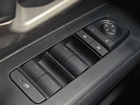 Used 2025 Toyota Tacoma TRD Off-Road image 27