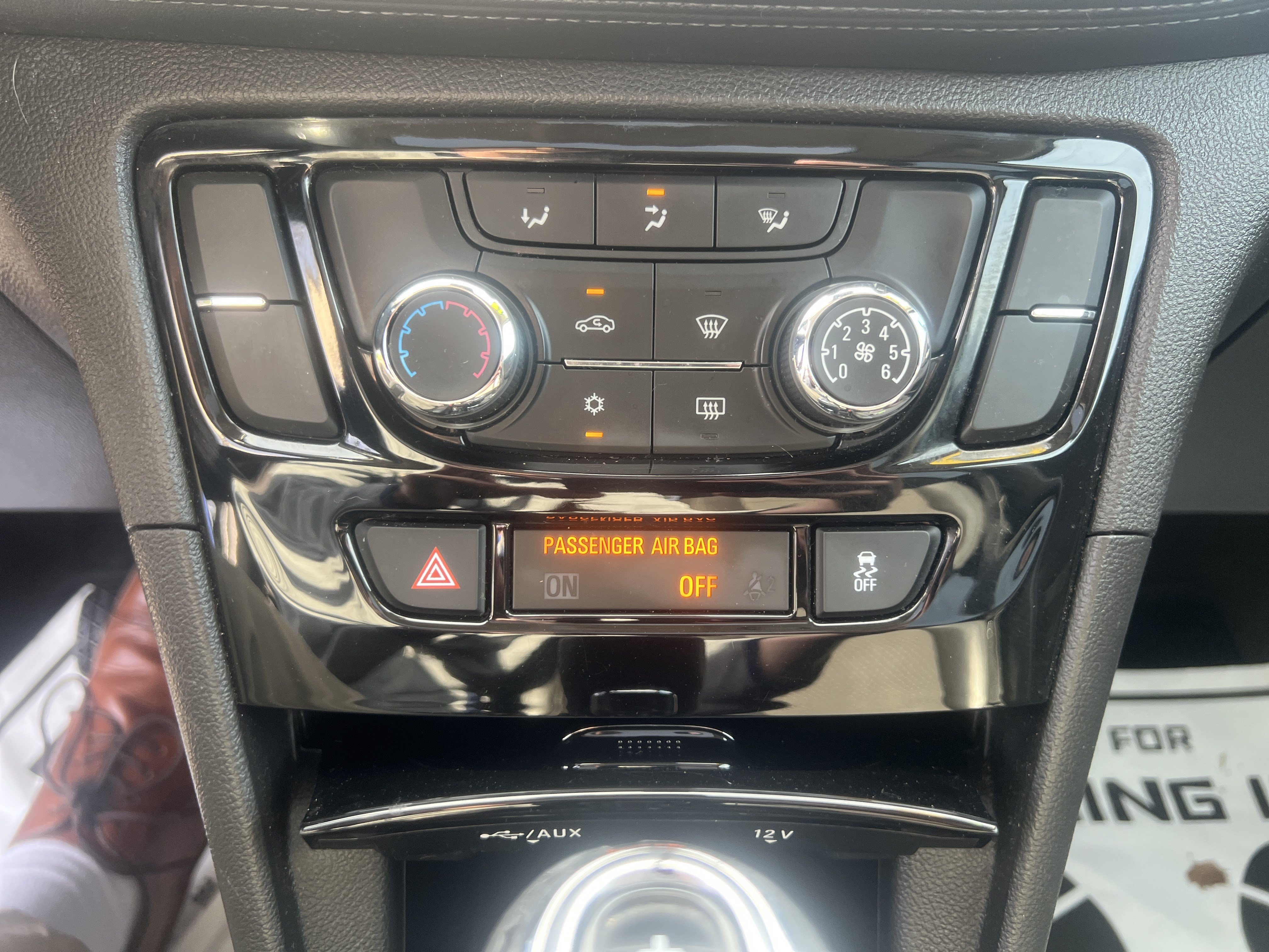 Used 2019 Buick Encore Sport Touring AWD/4WD image 30