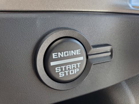 New 2025 Ford Bronco Badlands image 38