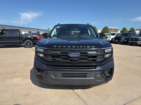 Used 2025 Ford Expedition Max Active AWD/4WD image 2
