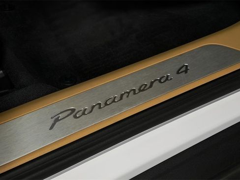 Used 2020 Porsche Panamera 4 image 62