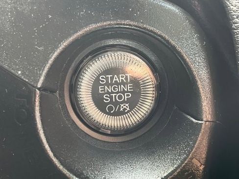 Used 2023 Jeep Renegade Trailhawk AWD/4WD image 19