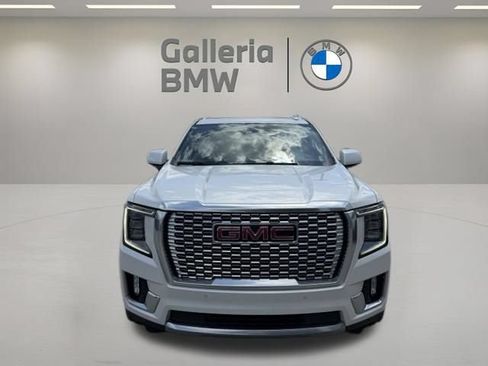 Used 2022 GMC Yukon Denali w/ Denali Premium Package RWD image 3