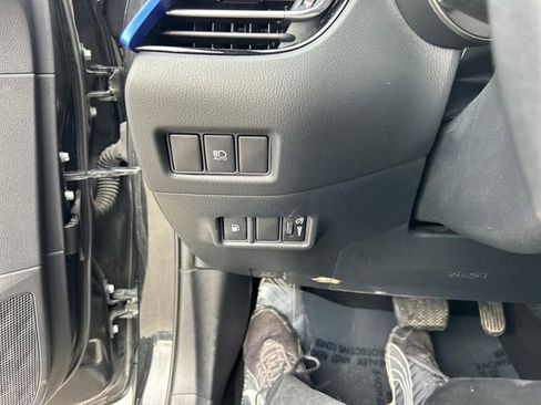 Used 2021 Toyota C-HR XLE image 26