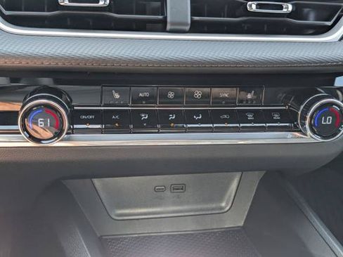 New 2026 Chevrolet Equinox LT w/ Convenience Package II FWD image 28
