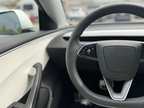 Used 2025 Tesla Model 3 Long Range RWD image 21