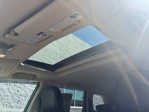 Used 2017 Mitsubishi Outlander GT image 30