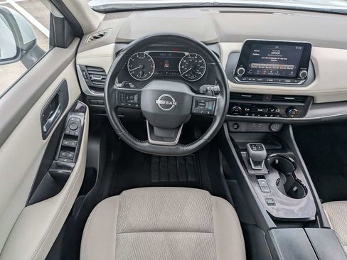 Used 2025 Nissan Rogue SV FWD image 15