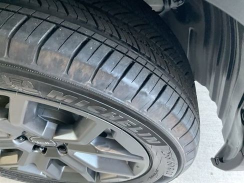 Certified 2025 Honda Pilot Touring image 31