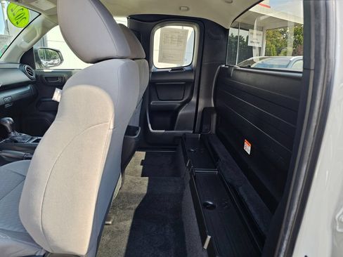 Used 2022 Toyota Tacoma SR RWD image 15