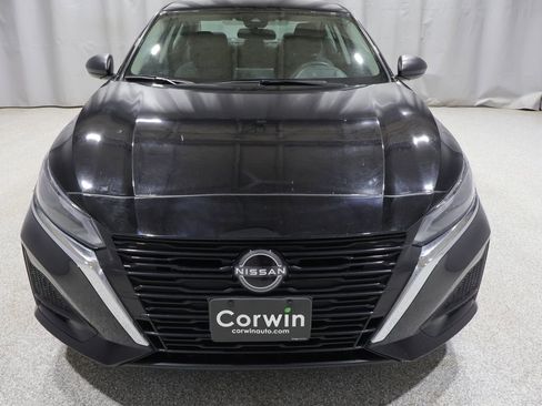 Used 2024 Nissan Altima 2.5 SV AWD/4WD image 8