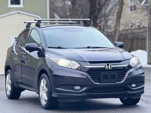 Used 2017 Honda HR-V EX image 9
