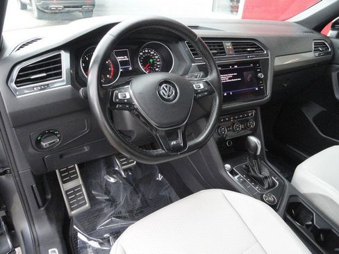Used 2021 Volkswagen Tiguan SE R-Line image 8